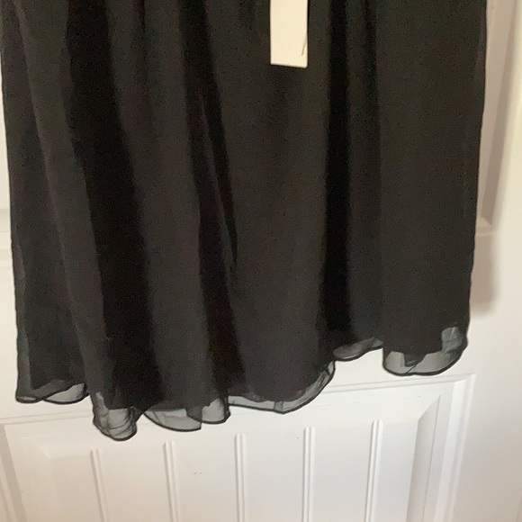 Beautiful Dress - fits a medium - large - Picture 4 of 5